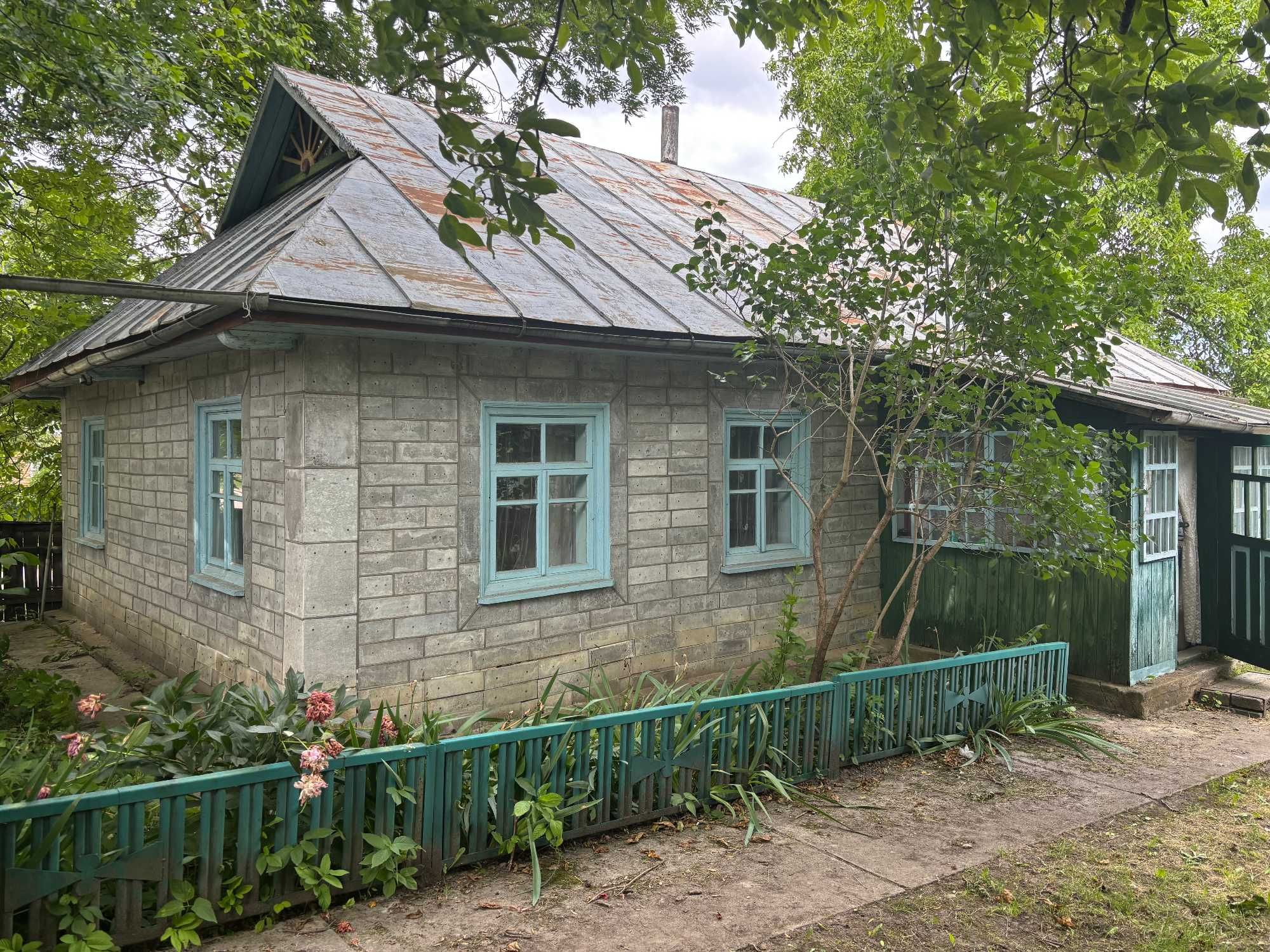 Будинок в селі Редвинці