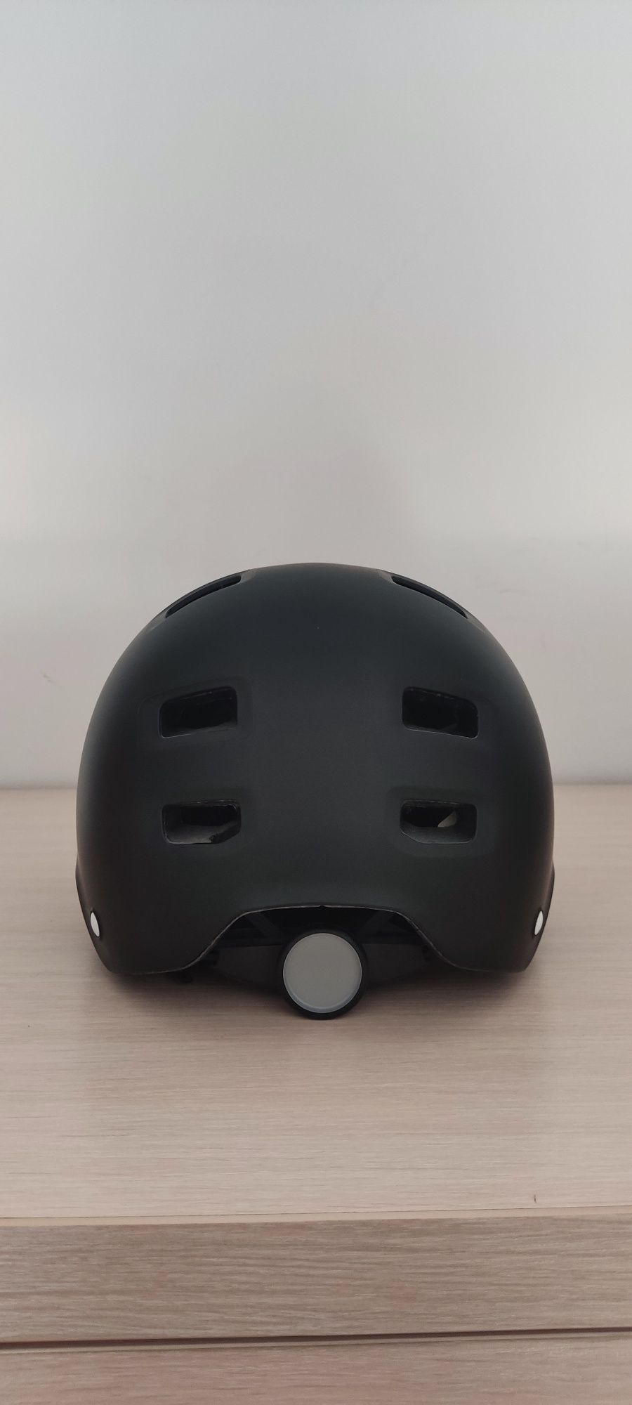 Kask na deskę lub rower