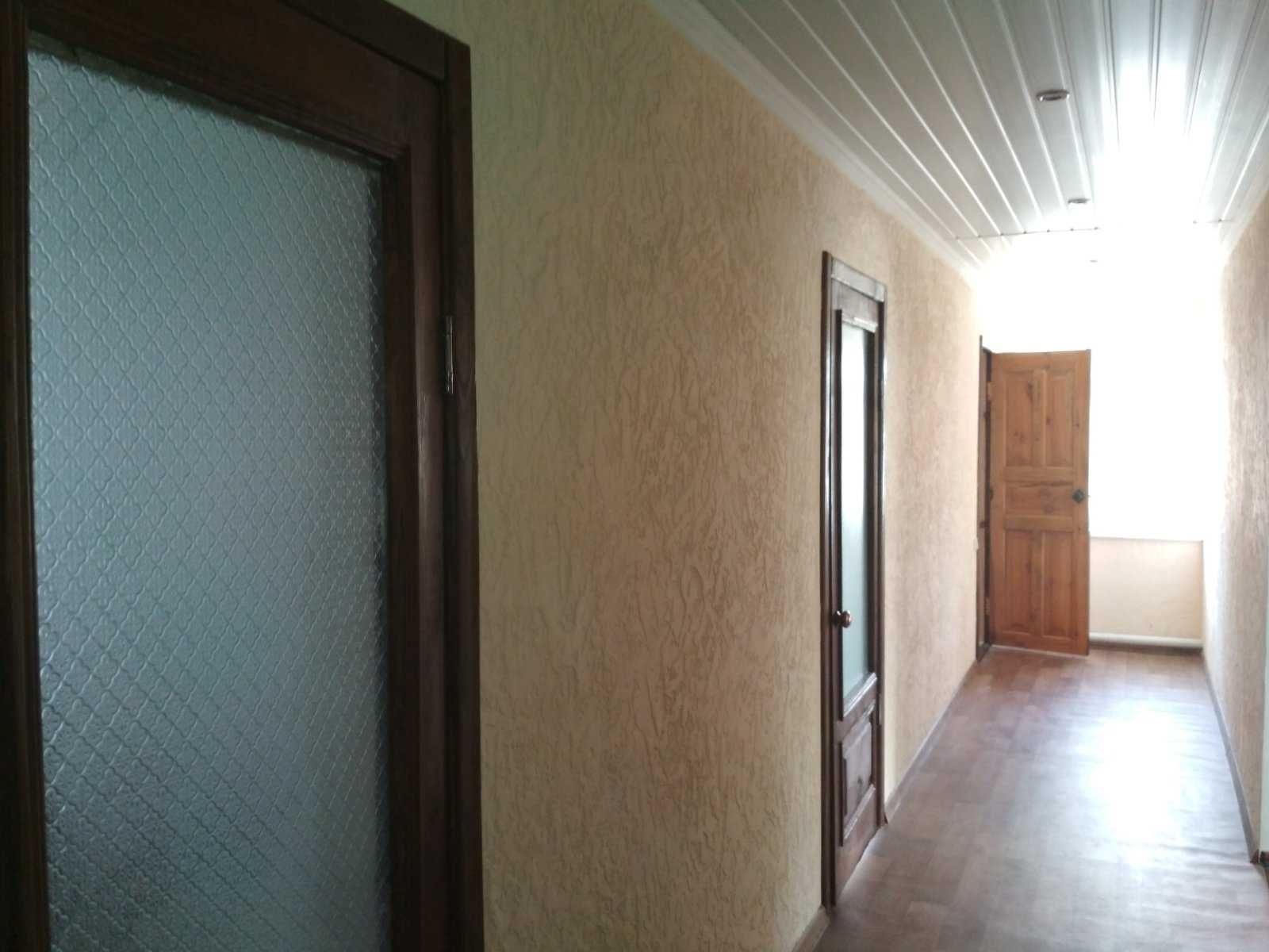 3-кімн. кв-ра з авт/опал.+ гараж в центрі с. Благодатне (п3)