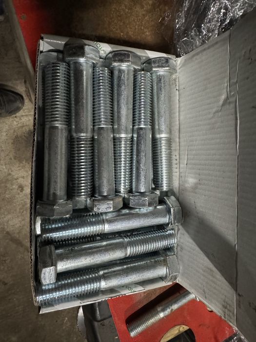 Болт дюймовий з гайкою Salford