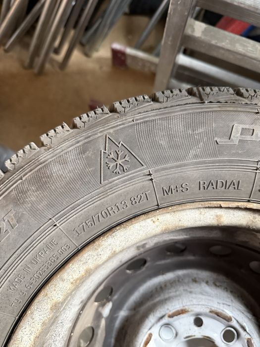 Зимові шини Premiorri 175/70 R13 82T з дисками Ваз 2107