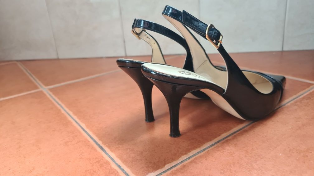 sapatos salto agostini novos