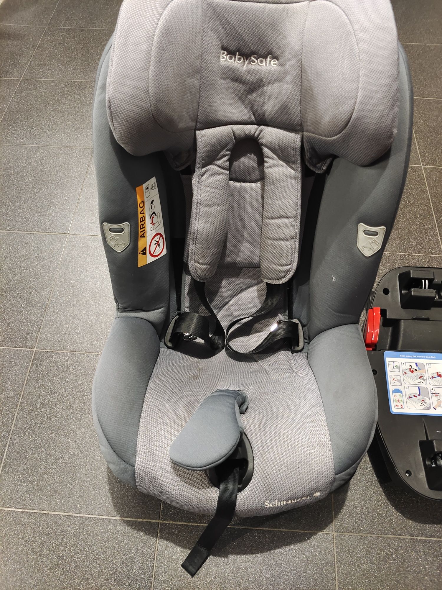 Baby safe Fotelik samochodowy + baza,  babysafe schnauzer