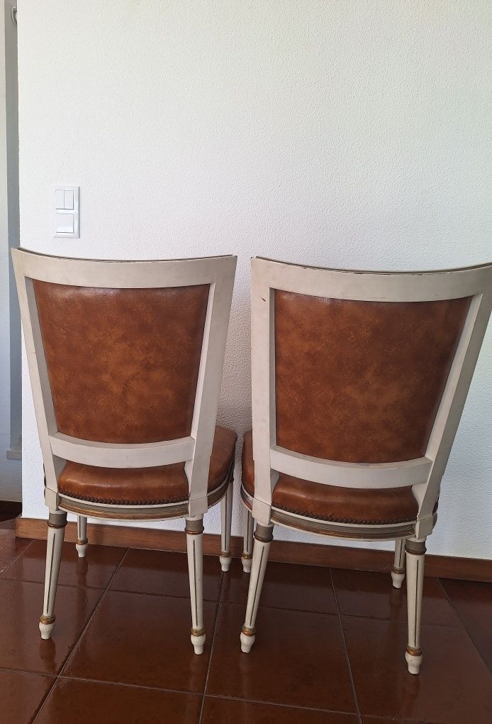 Par de cadeirões antigos