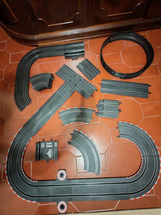 Pista de Carros Disney Pixar incompleta