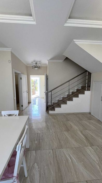 будинок  з зоною відпочинку та місцем двух авто по ціні квартири!!!