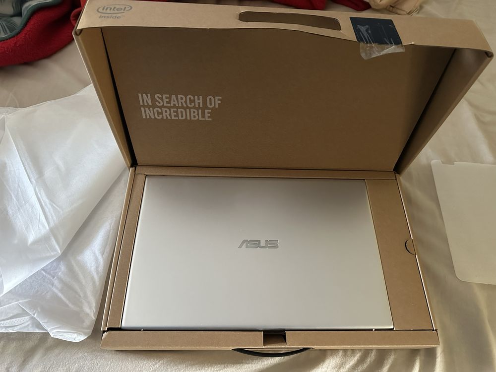 Asus X512U 15,6-inch - Core i5-8250U - 8GB - SSD 250 GB + HDD 1 TB