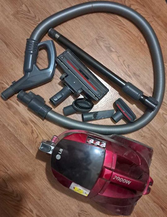 пилосос LG VK75303HC