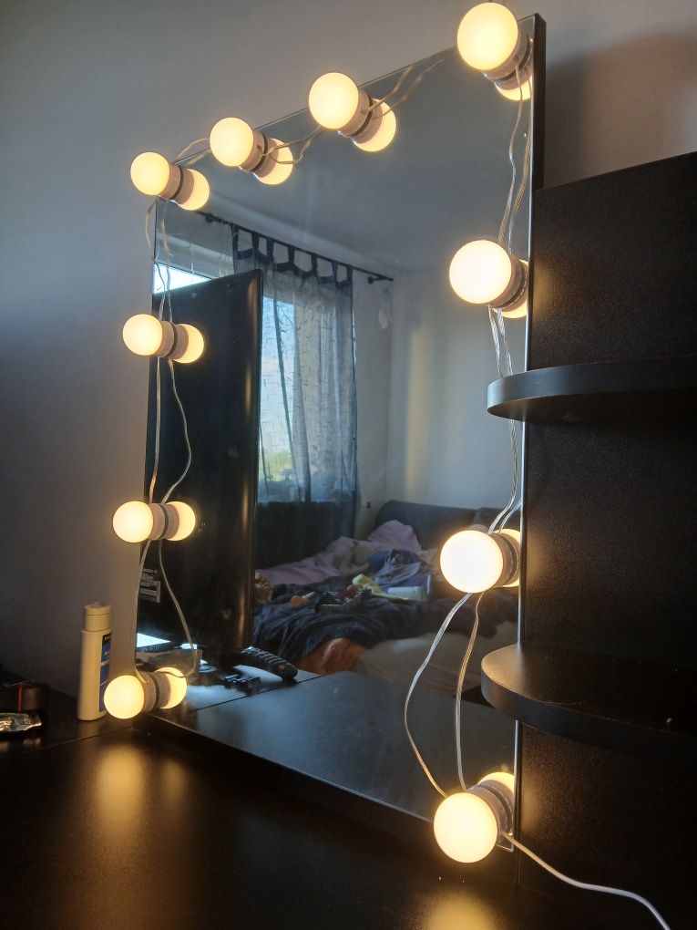 Toaletka z oświetleniem LED i lustrem HD, z 10 regulacją jasności