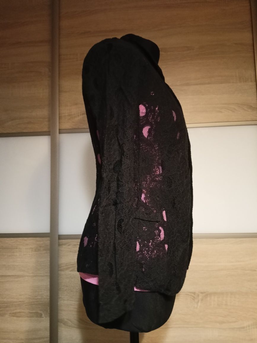 Koronkowa czarna marynarka vintage rozmiar S. Avant Garde.