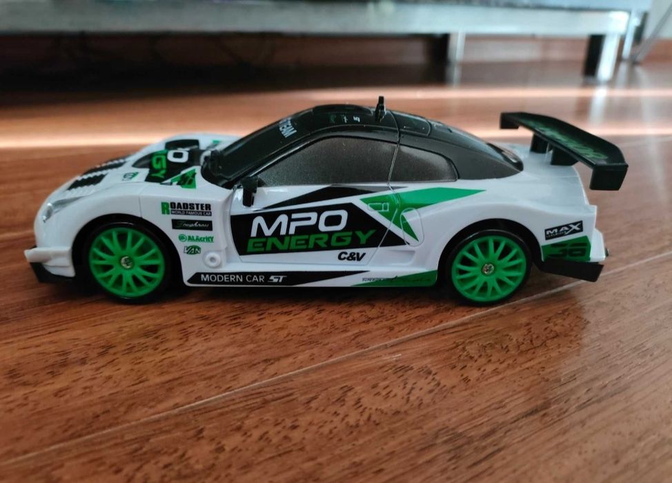 Auto GTR Zdalnie sterowane RC do Driftu, napęd na 4 koła, 4x4, 2 x Aku