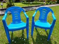 Dwa krzesełka plastikowe dla dzieci