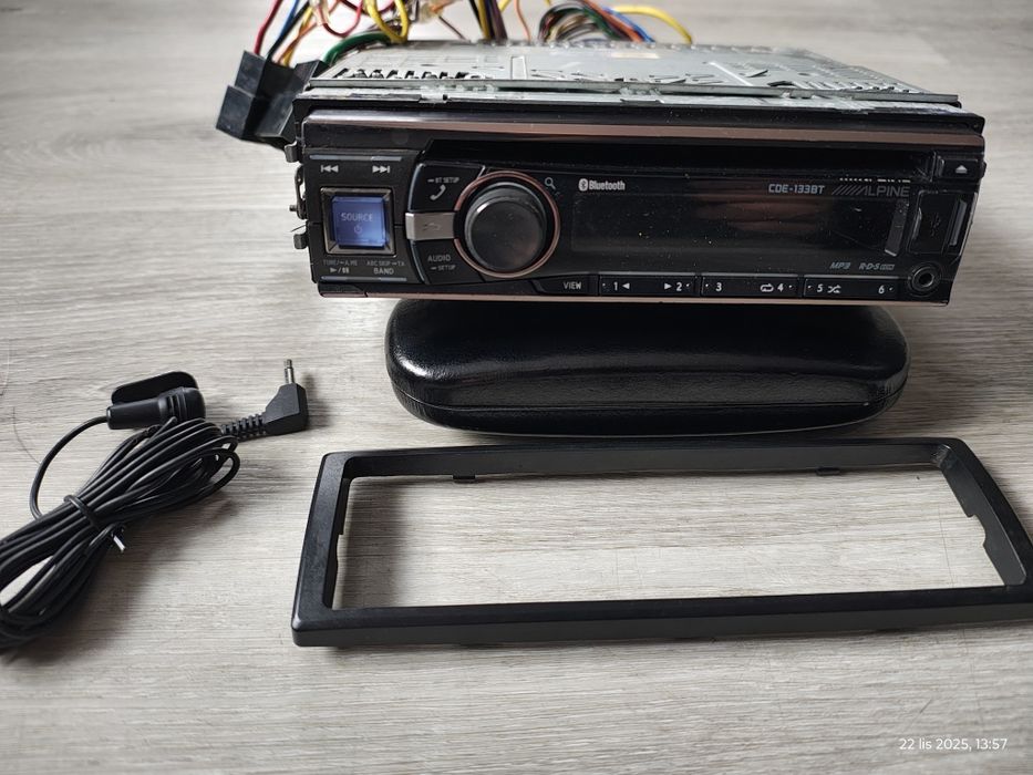 Alpine CDE 133BT