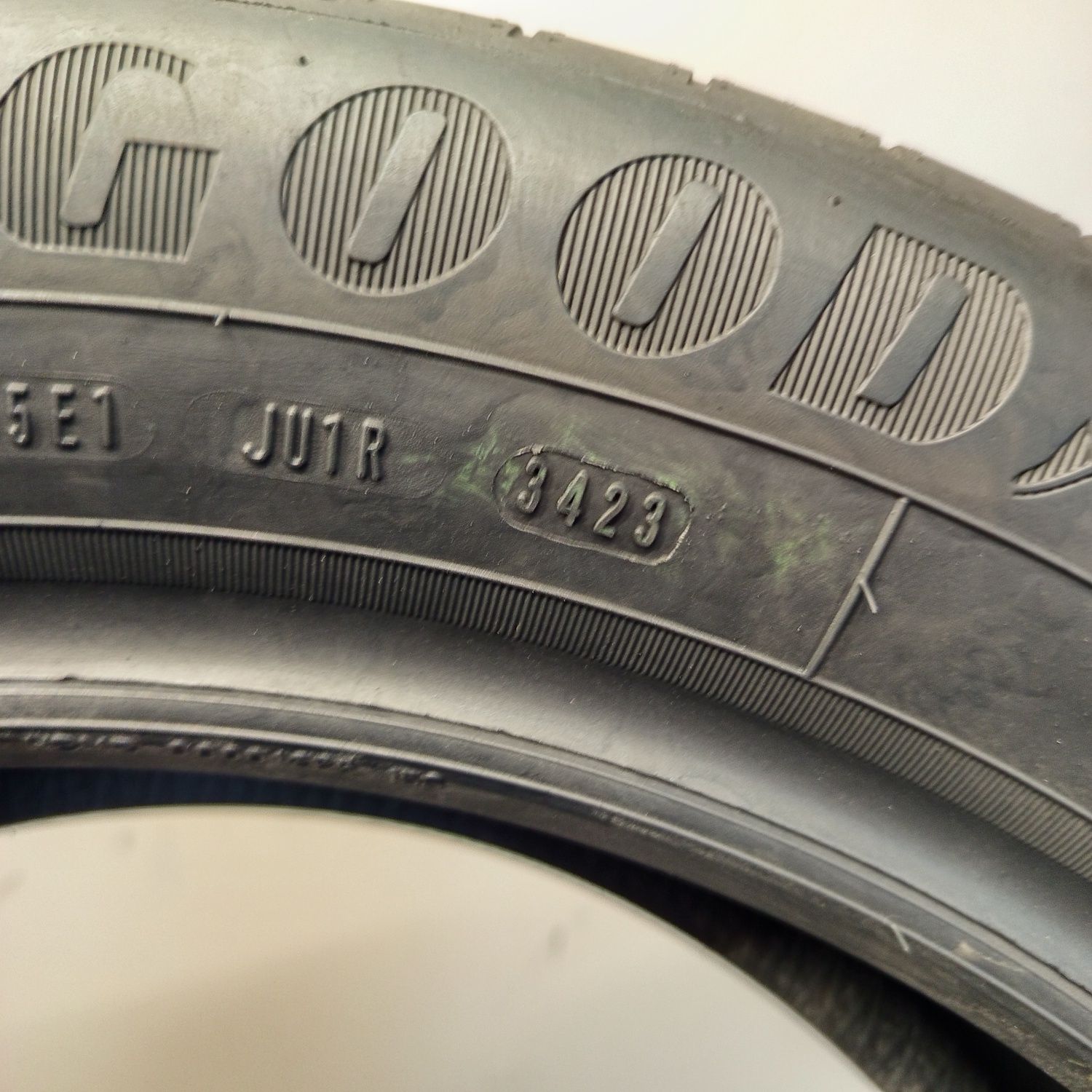 205/55R17 Goodyear EficientGrip Performance