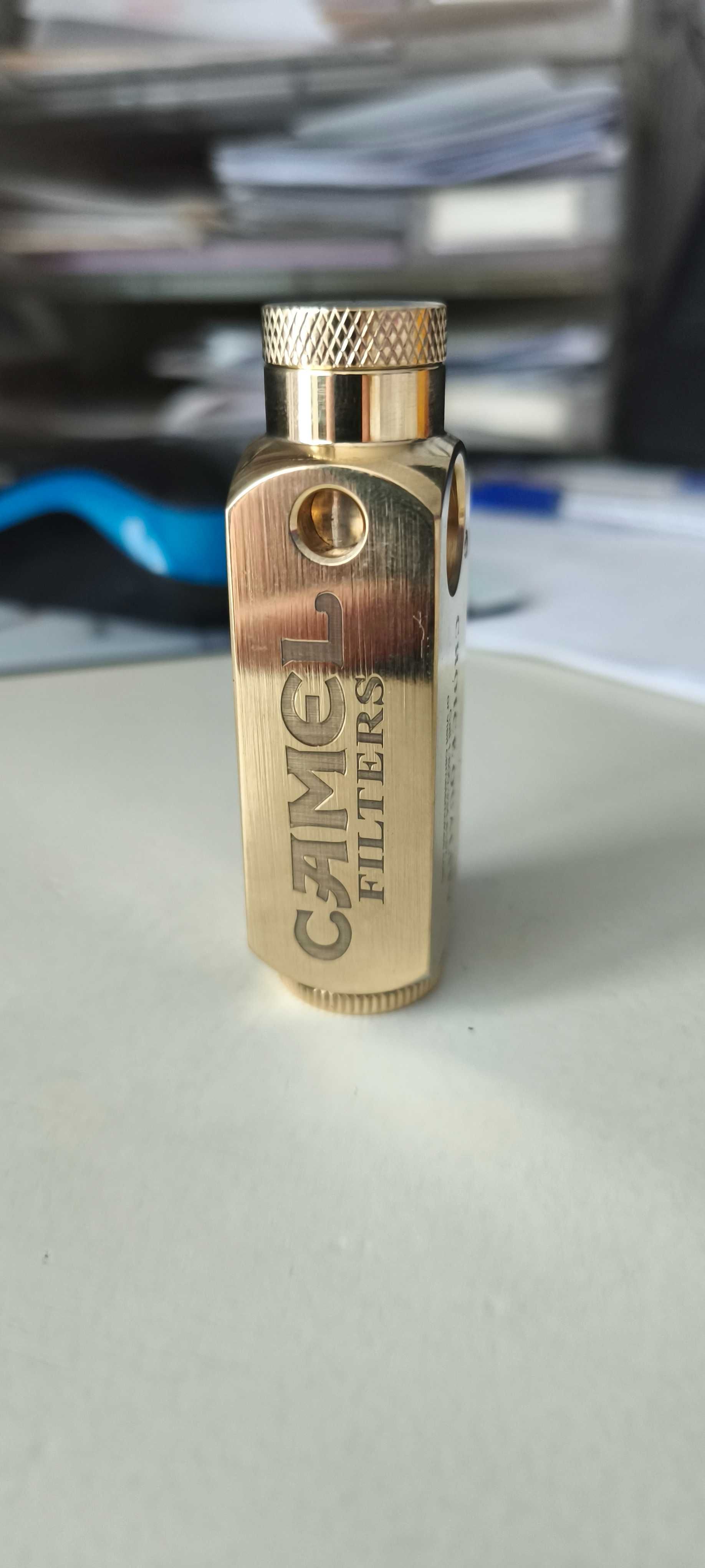 Mosiężna zapalniczka na benzynę CAMEL grawerowana