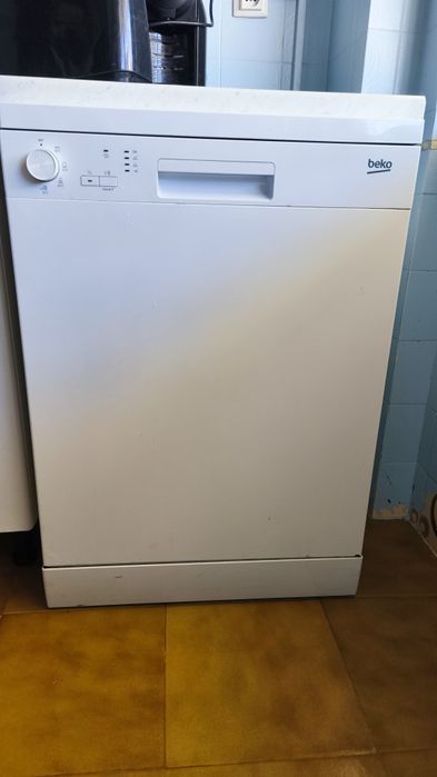 Maquina lavar loiça BEKO