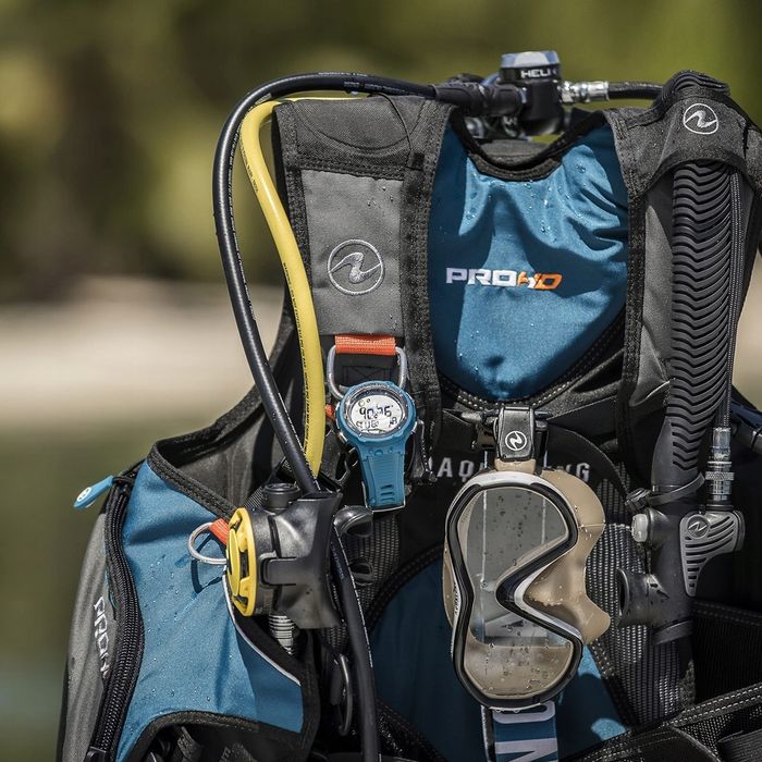 Sportowy komputer nurkowy Aqualung i200C NS155123 nurkowanie niebieski