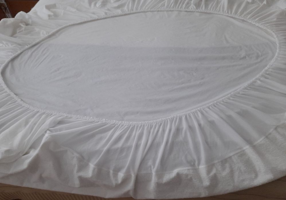 Protetor de colchão de casal plastificado e impermeável