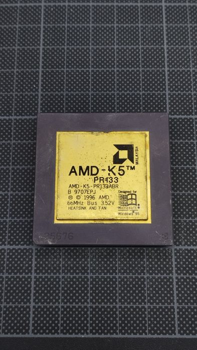 Процессор AMD-5K 1996г.