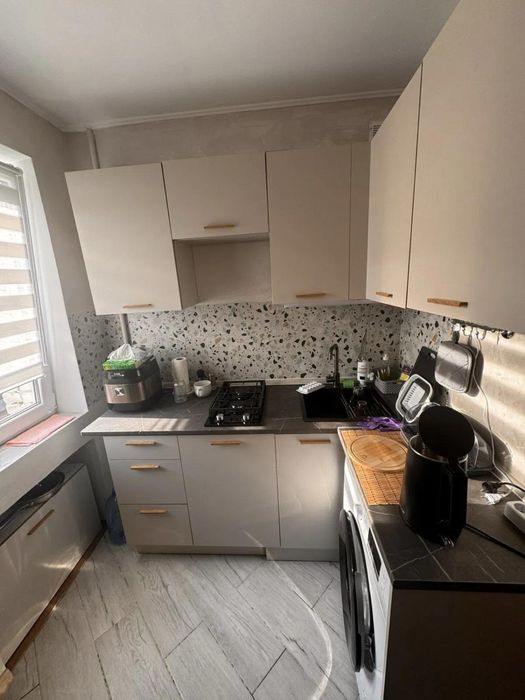 Продається 1 кім. квартира по вул. Пулюя 21 кв.м