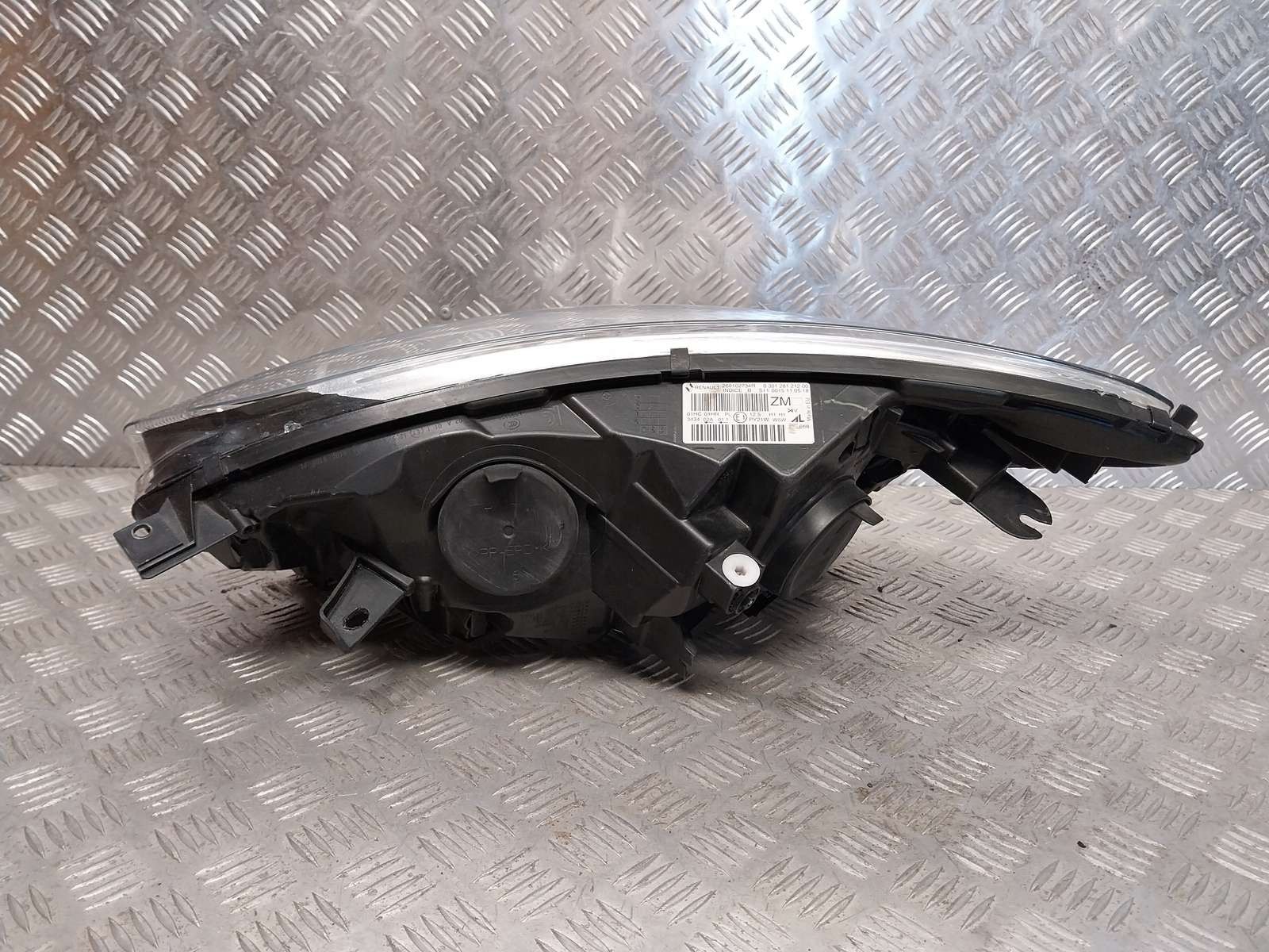 Renault captur i lampa przód prawy