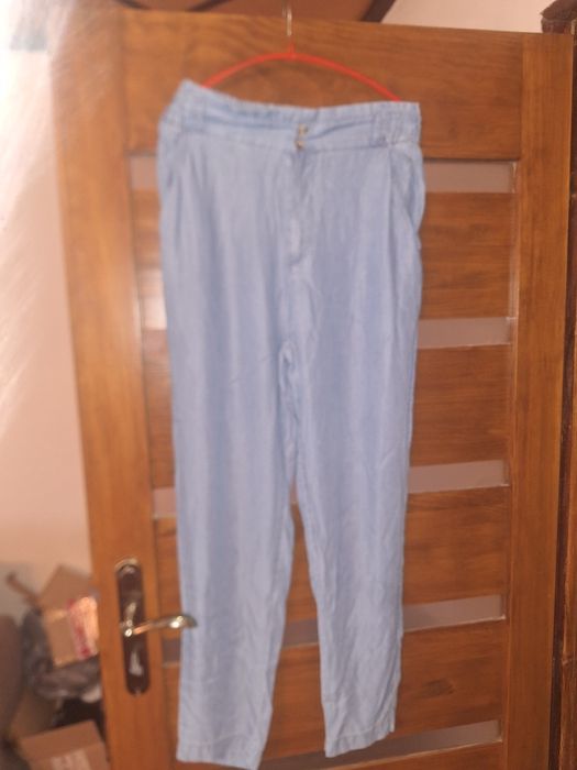 Spodnie damskie Reserved rozmiar L 100%Lyocell stan bardzo dobry.