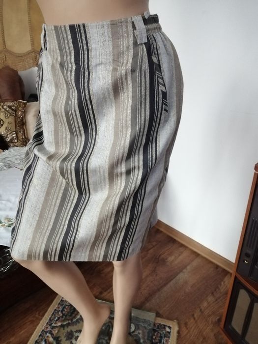 Spódnica midi na podszewce. 42  Hammer Schmidt .