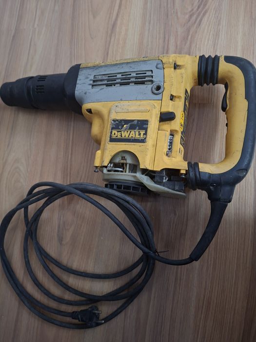 Młot Dewalt D25712