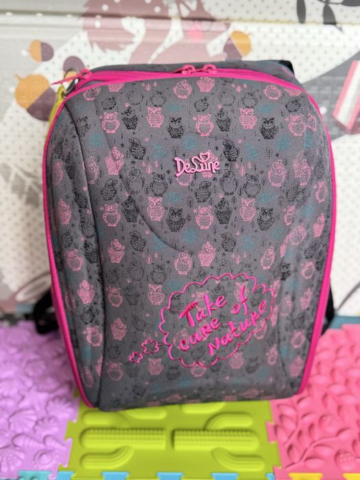 Firmowy plecak szkolny firmy DeLune