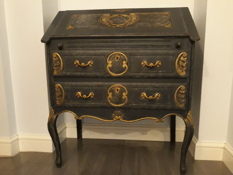 Antyki stary sekretarzyk po stylizacji