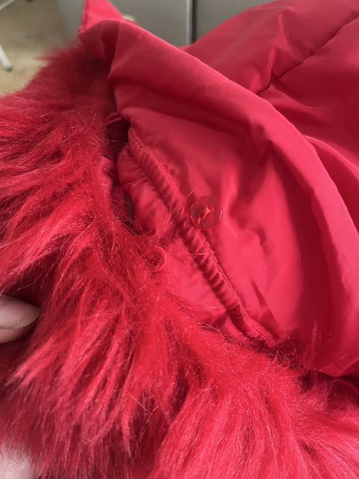 czerwona kurtka puchowa