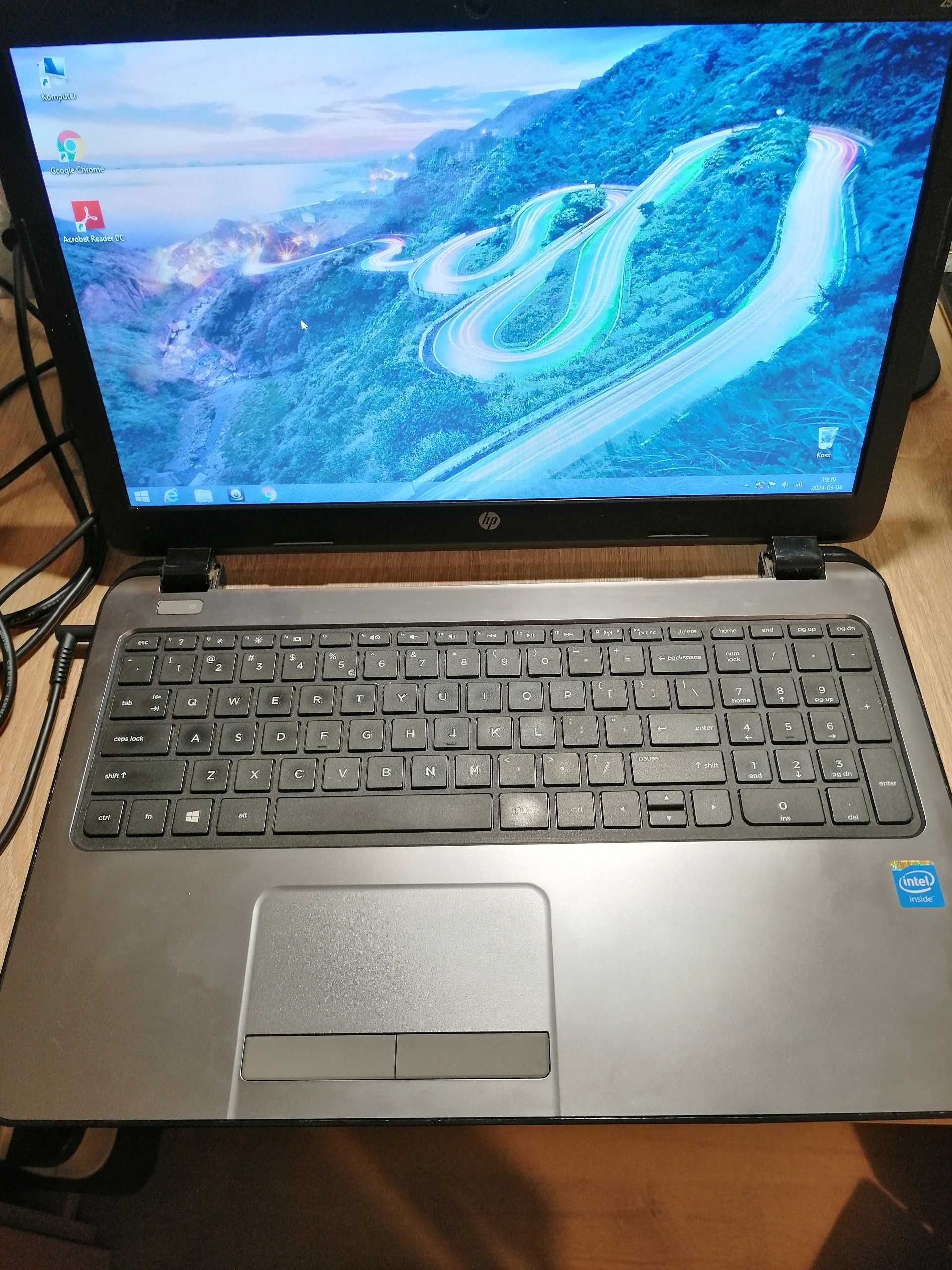 Laptop - HP 250 G3 - 2 GB RAM, Dysk SSD 120 GB, WINDOWS 8.1