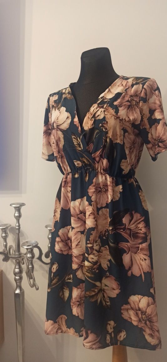Sukienka w kwiatowy print Made in Italy