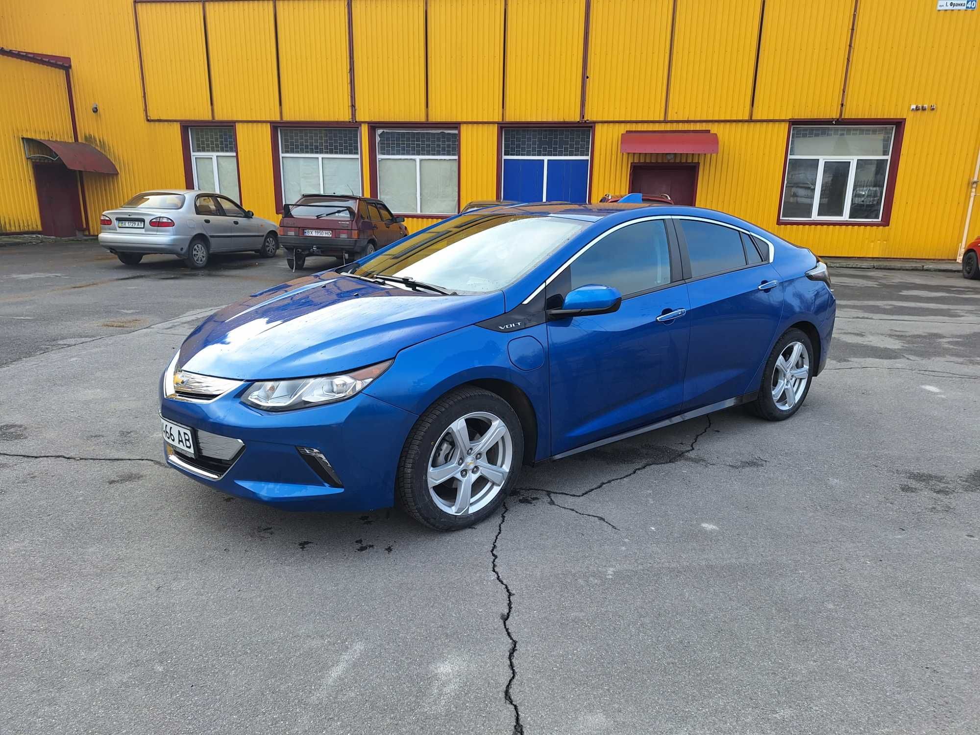 Chevrolet Volt LT plug-in gybrid