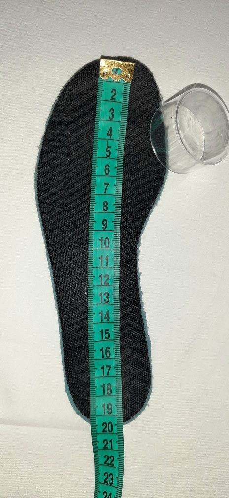 Кроссовки adidas оригинал  30.5 размера на 18.5 - 19 см