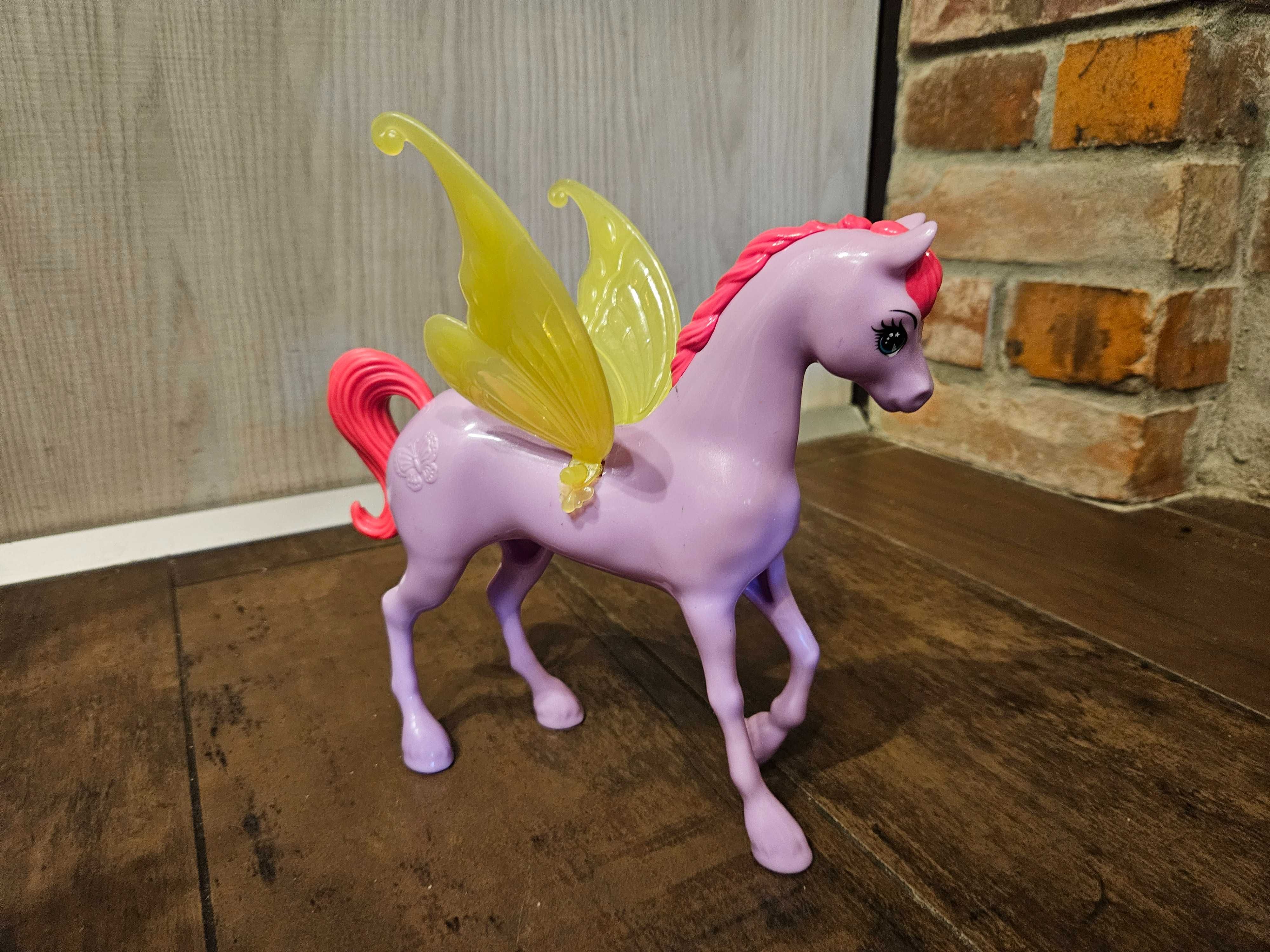 Koń pegaz Barbie