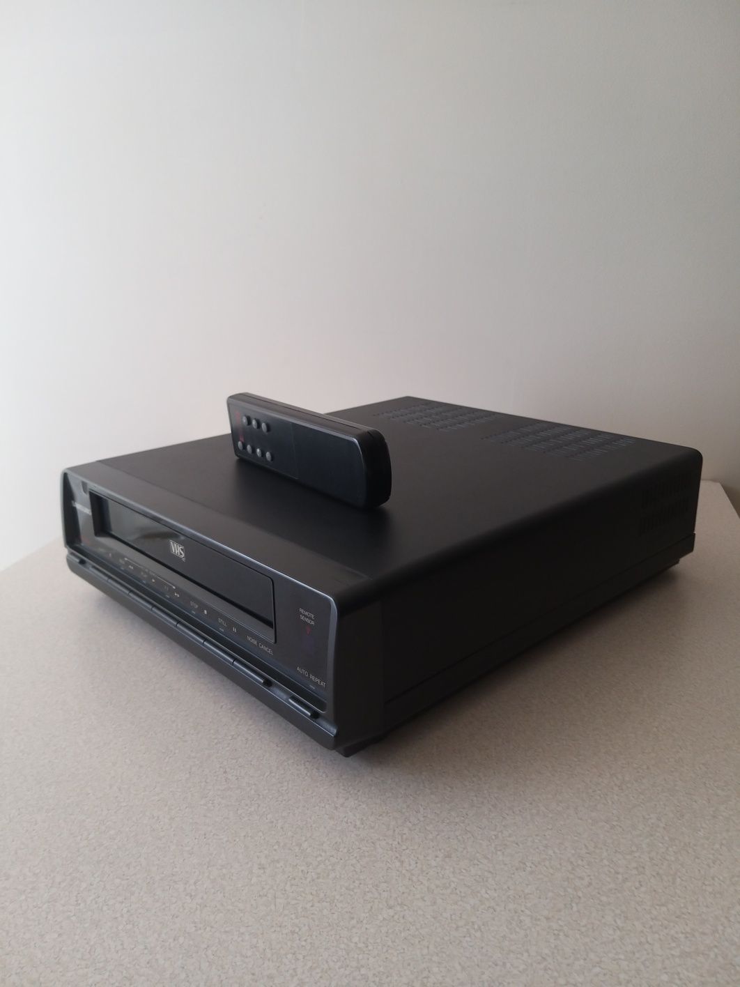 Wideo odtwarzacz VHS Samsung z orginalnym pilotem model : PX - 980R.