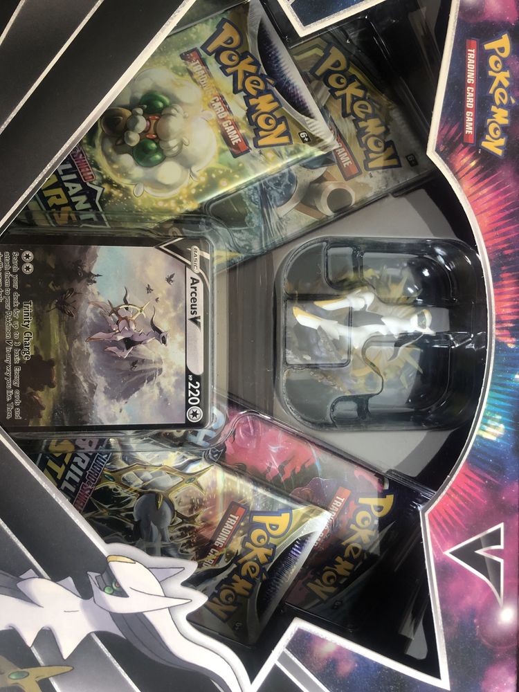 Arceus v figure collection
