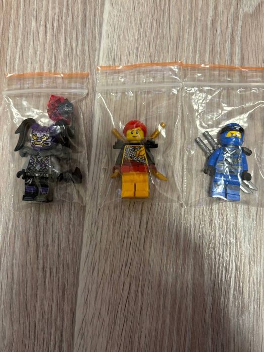 Продам лот фигурок