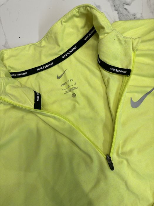 Продам кофту nike running