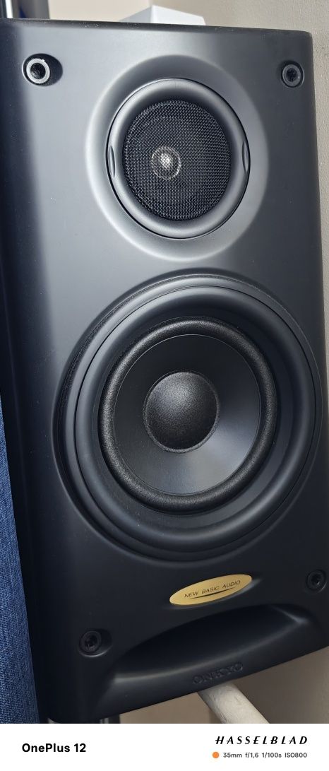 Kolumny Onkyo Model PS-32   60W  6 om 2szt.