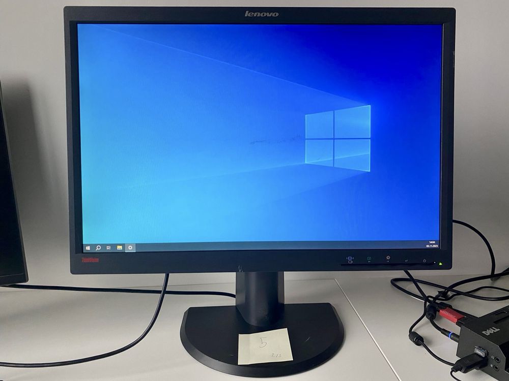 Monitor Lenovo 7 sztuk/pojedyncze - L2240pwD / L1951pwD