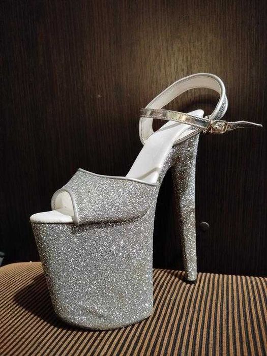 Серебристые стрипы тройка