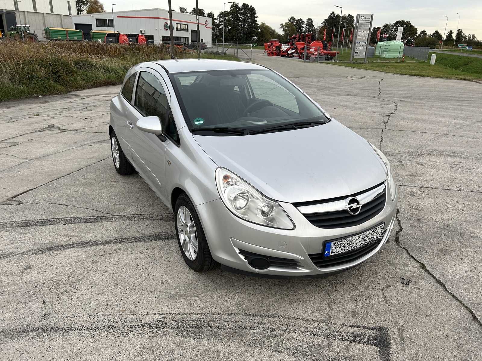 Opel Corsa D *1,2 benzyna* klima* ALU* zarejestrowana*