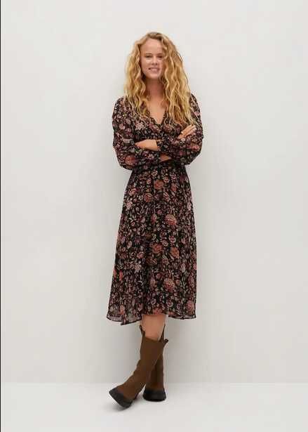 Vestido comprido preto com padrão floral da Mango T: M