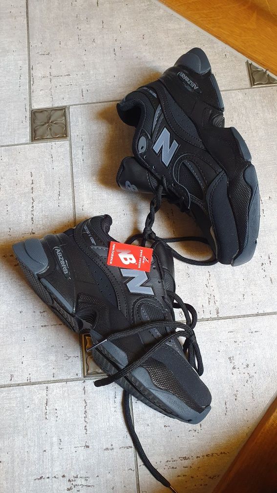 NB buty sportowe damskie czarne platformae 36