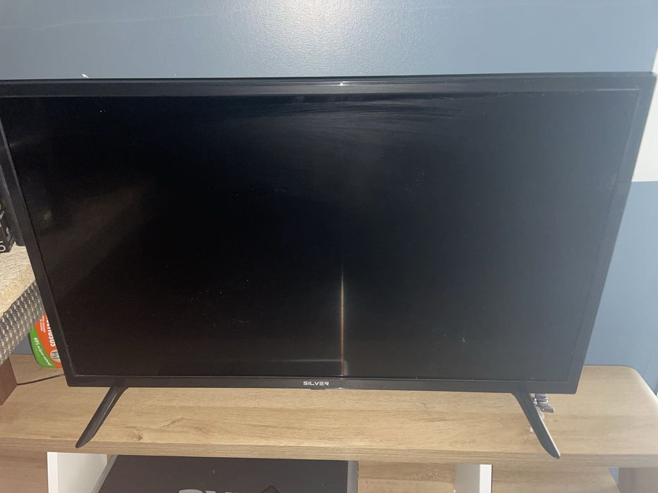 Televisao silver 32’ como nova