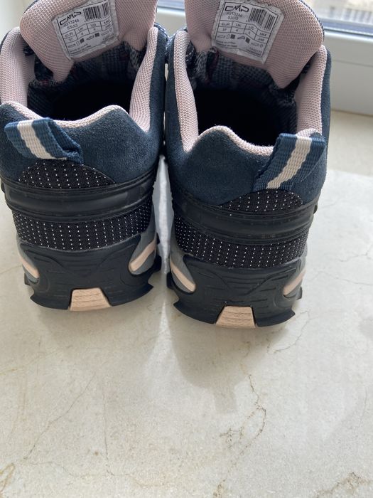 Кросівки, ботинки 37