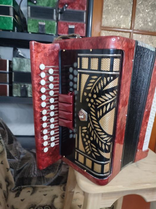 Продам гармонь гармошка