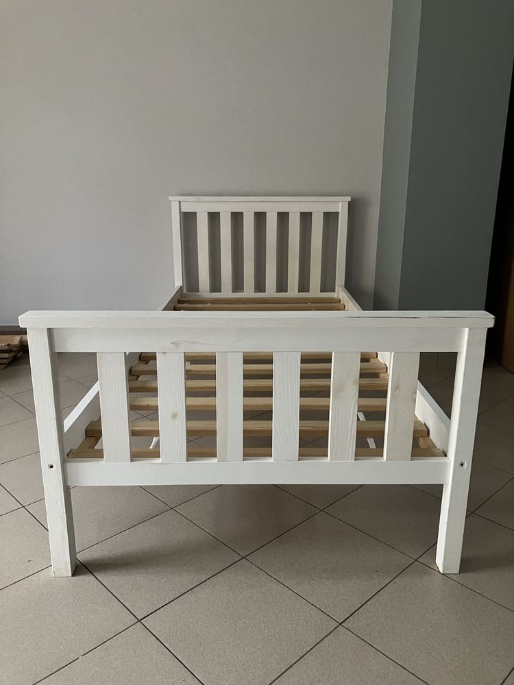 Białe łóżko sosnowe 90 x 200 shabby